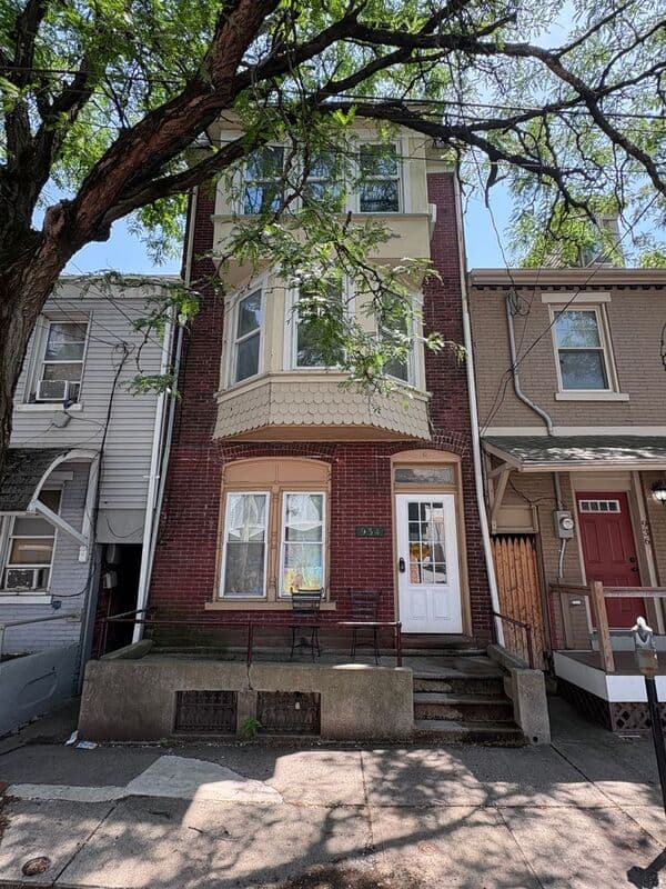 Allentown House: 934 Walnut St
