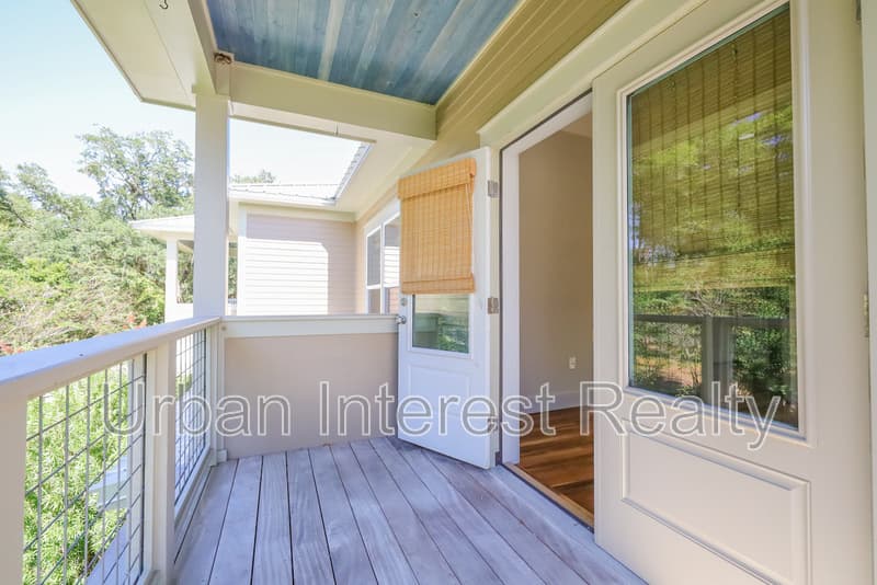 Freeport Townhome: 47 Palm Street