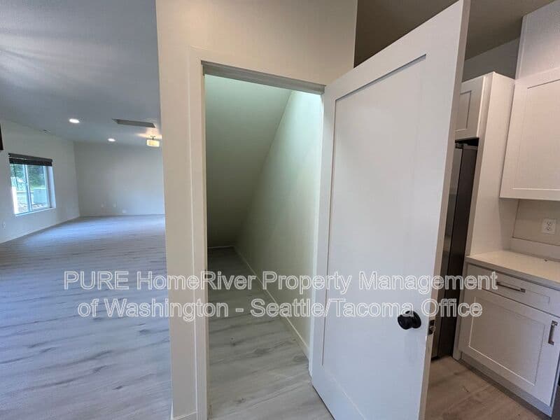 Spanaway House: 5111 208th St E