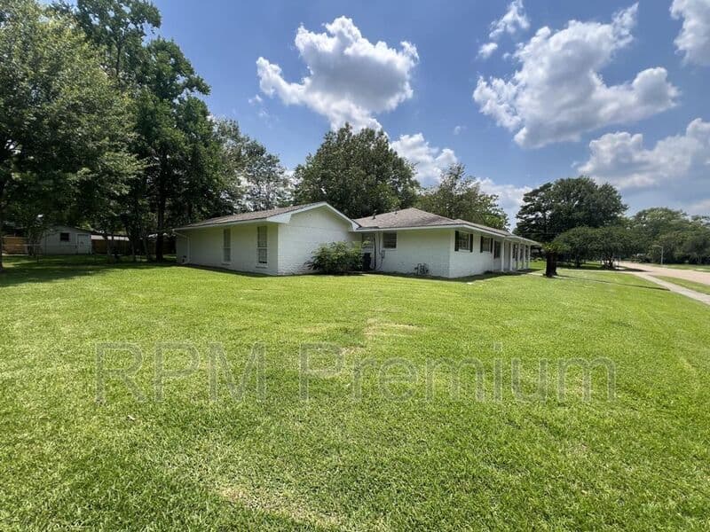 Baton Rouge House: 10444 Browning Dr.