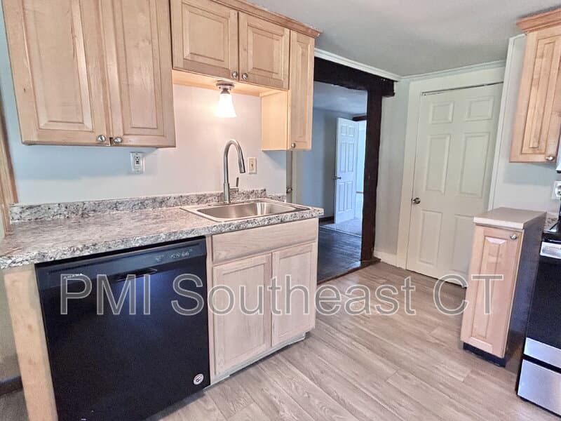 Norwich Condo: 231 Salem Turnpike
