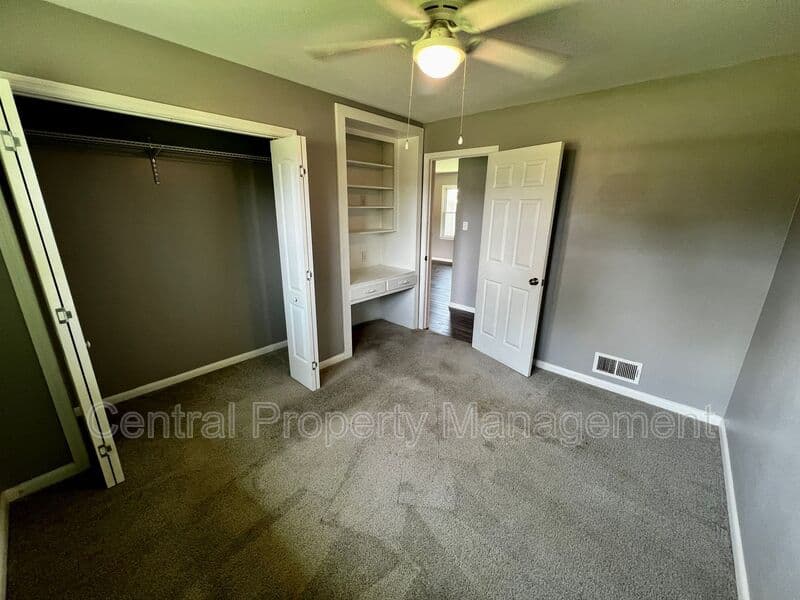 Spartanburg House: 104 Madison Circle