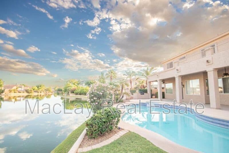 Chandler House: 3661 S Barberry Place