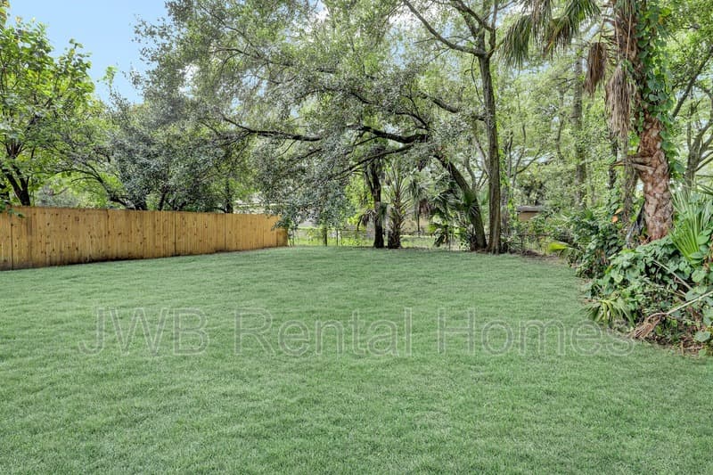 Jacksonville House: 3810 Brick Rd