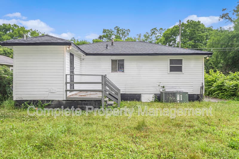 Birmingham House: 3613 Maple Avenue Southwest