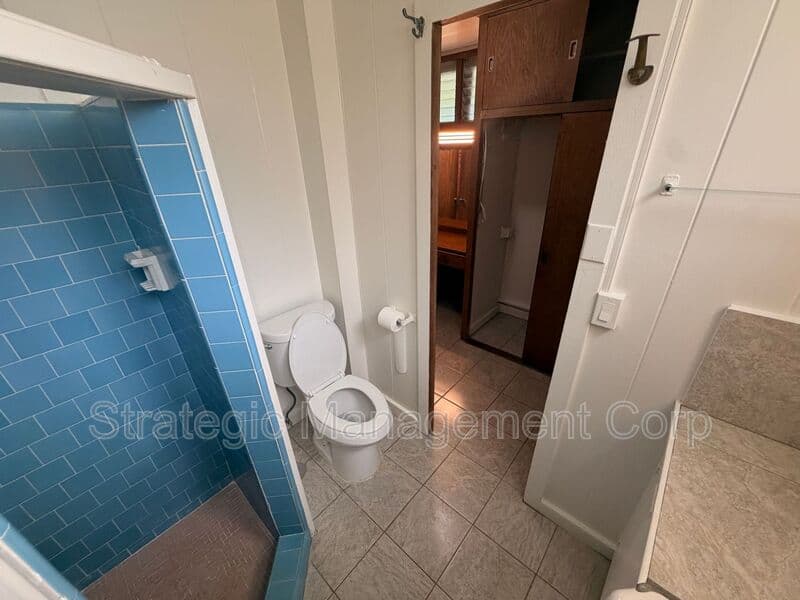 Honolulu House: 4257 A Sierra Dr.