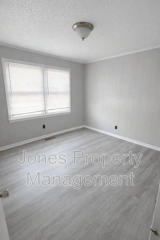 Thomasville House: 152 Leonard Drive