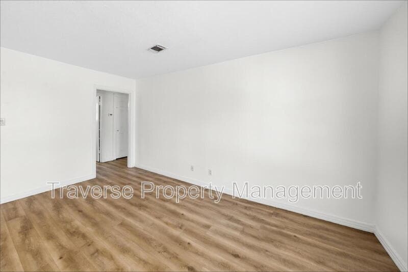 Haltom City House: 5025 Catalpa St