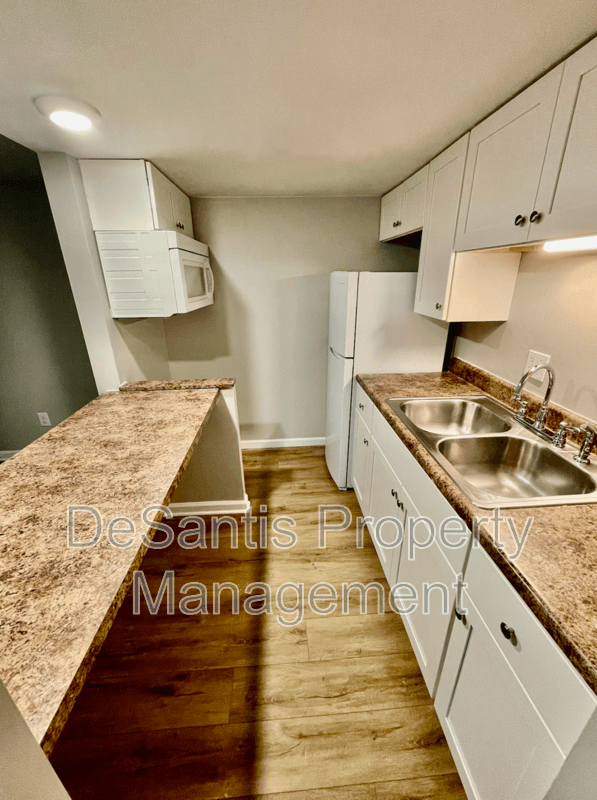 Baden Condo: 628 Steel Street