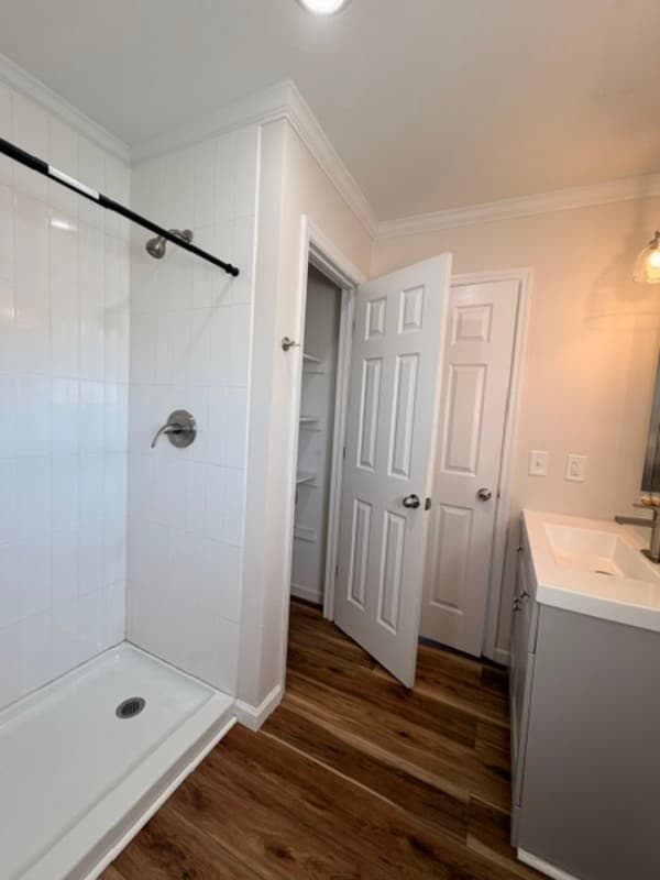 Columbia House: 224 Cambridge Lane Road