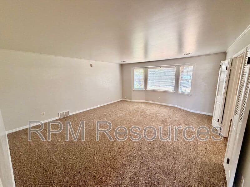 Oklahoma City House: 4120 NW 44th St