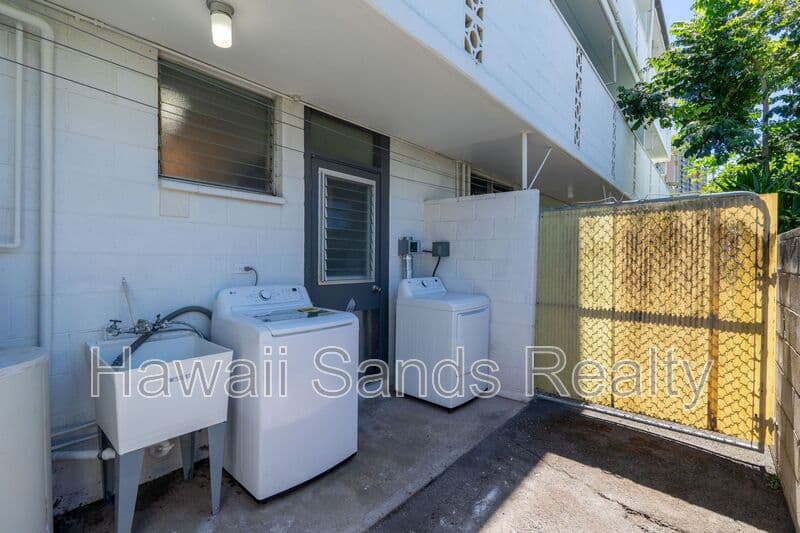 Honolulu House: 39 Hialoa St