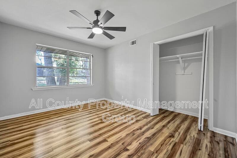 Hurst House: 1444 Cimarron Trail