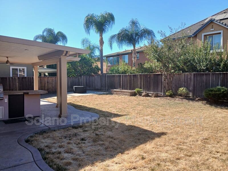 Vacaville House: 2167 Newcastle Dr.