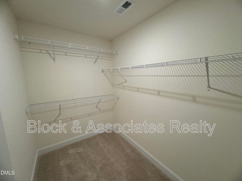 Angier House: 37 Bluebell St
