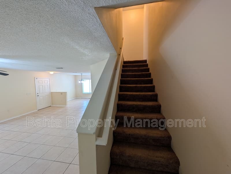 Tampa Townhome: 4053 Dolphin Dr