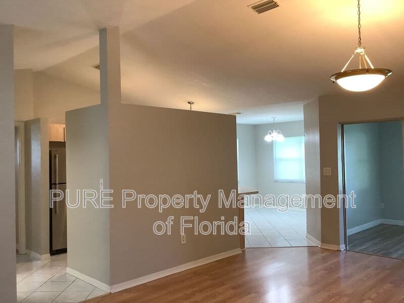 Ocala House: 16 Almond Terrace