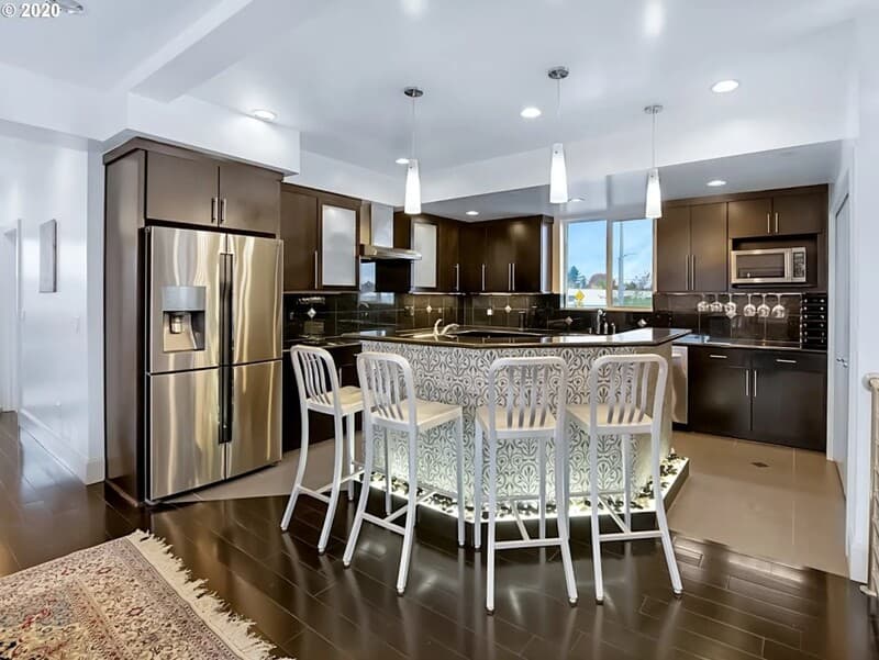 Portland House: 6020 Northeast Willow Street