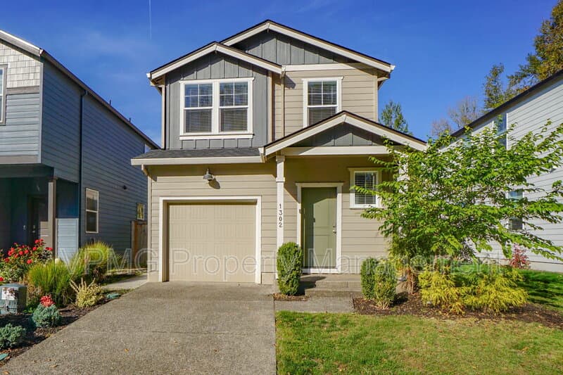 Battle Ground House: 1302 SW 5th St