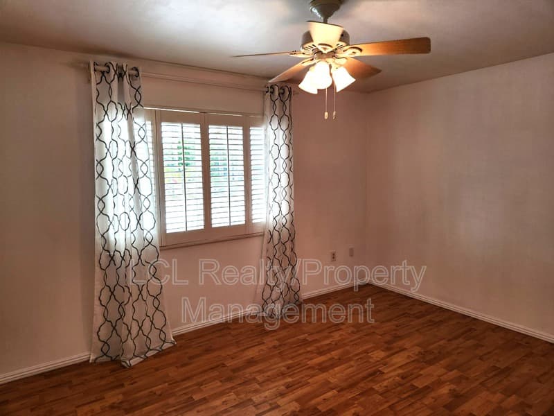 Menifee House: 28610 Pebble Beach Dr