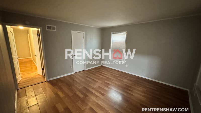 Memphis House: 381 N Manassas St