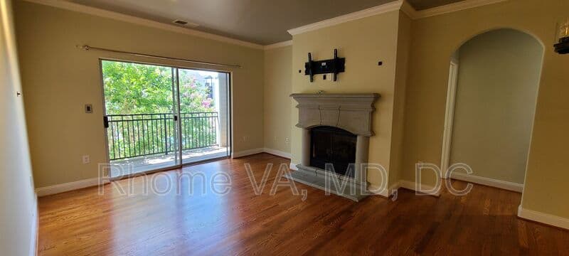 Herndon Condo: 12937 Centre Park Cir