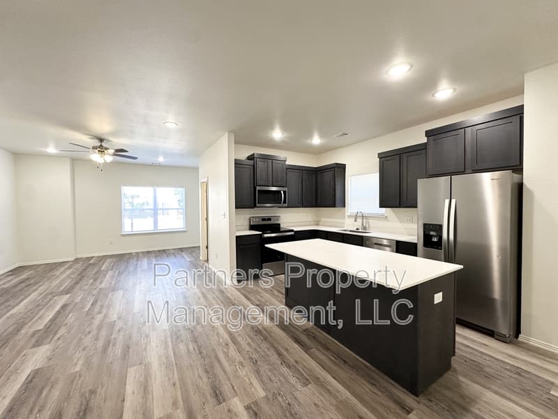 Fayetteville Condo: 821 South Benchmark Lane - 2