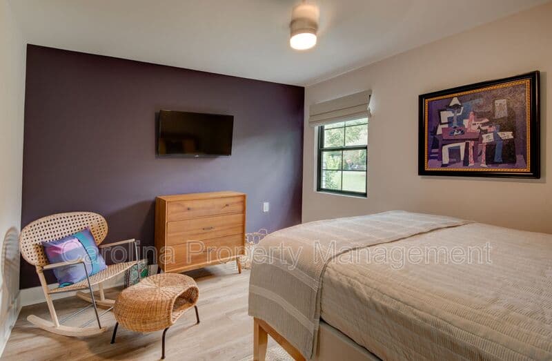 Charlotte House: 3945 Rockfern Rd
