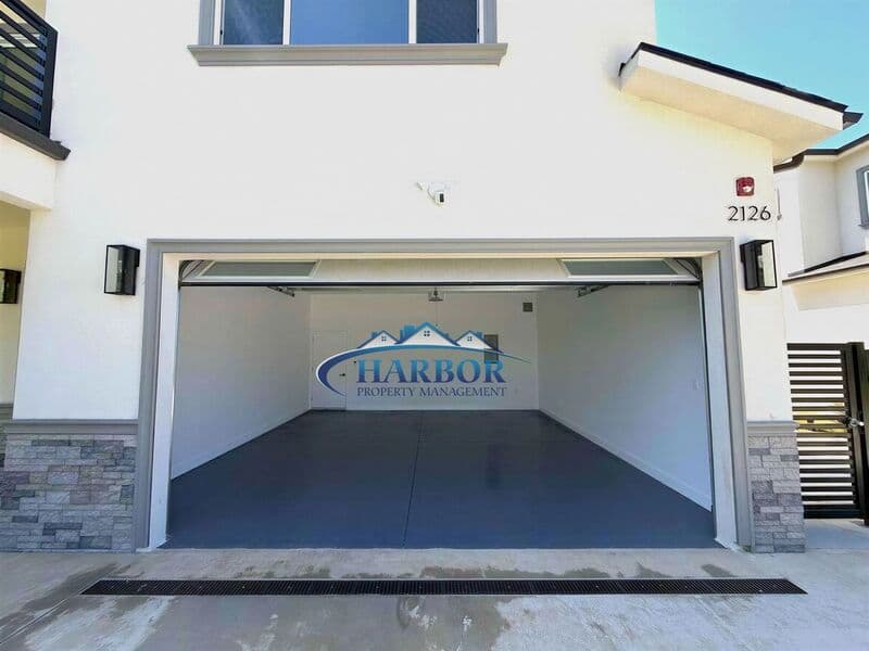 Torrance House: 2126 W 238th Street