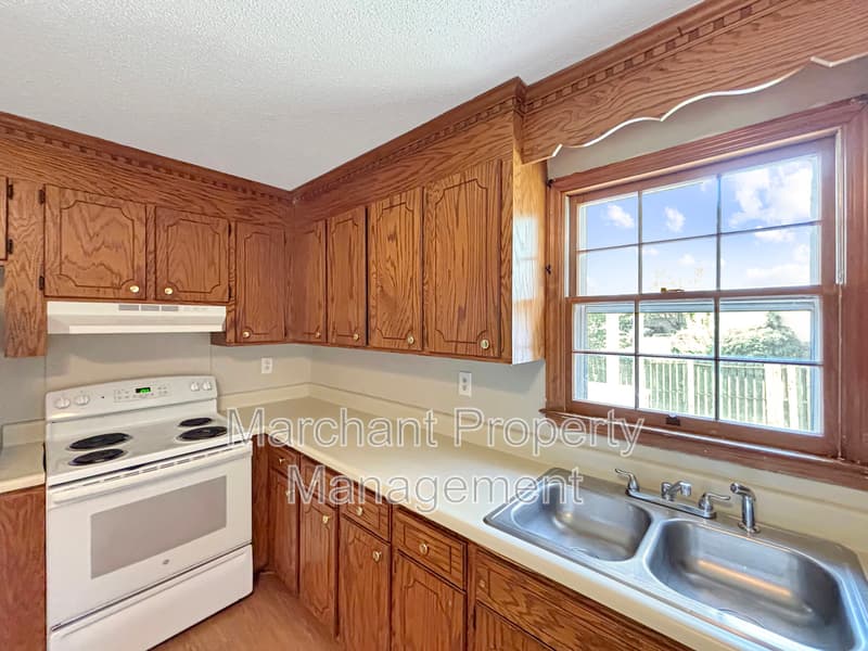 Easley House: 118 Creek Drive