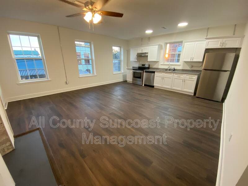 Monticello Condo: 170 E Dogwood St