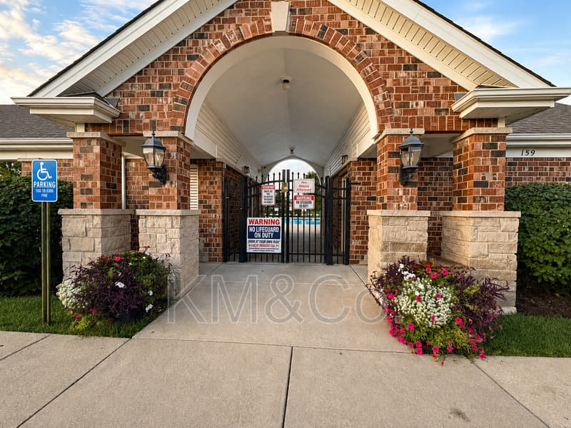 OFallon Townhome: 213 Countryshire