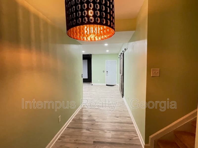 Powder Springs House: 3816 Thackary Dr