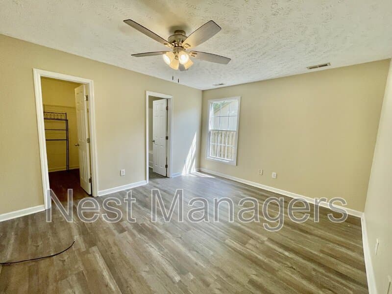 Fayetteville House: 9616 Gooden Drive