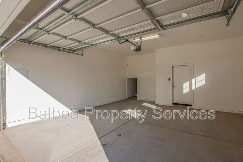 Mesa Townhome: 3230 E Thomas Rd
