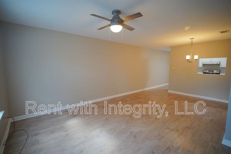 Tallahassee House: 2414 Manzanita Court