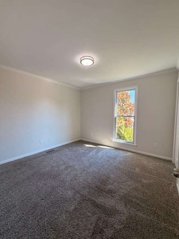 Columbia House: 224 Cambridge Lane Road