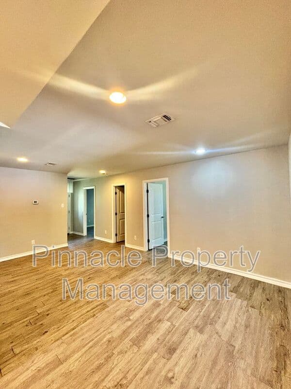 San Angelo House: 2205 S Johnson St