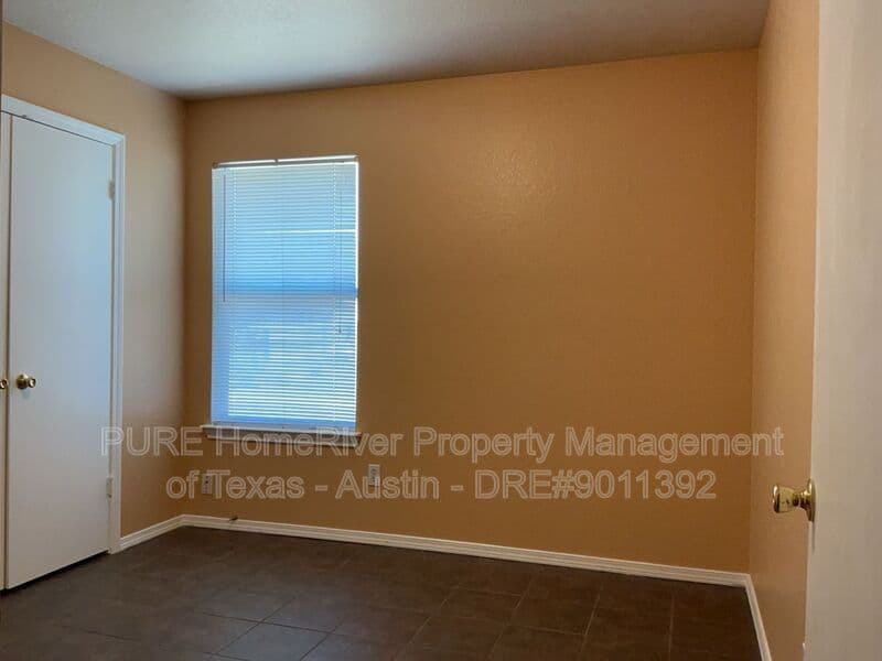 Round Rock Condo: 1001-A Christopher Ave