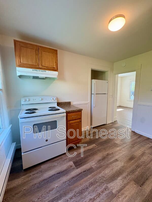 New London Condo: 7 Griswold Court