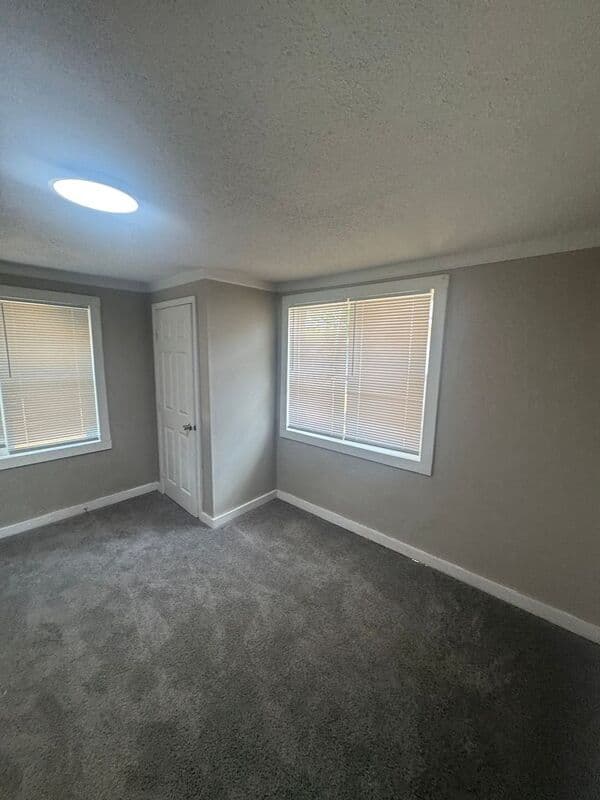 Memphis House: 156 S Pkwy E
