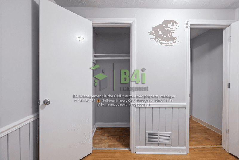 Douglasville House: 6331 Garnet Drive