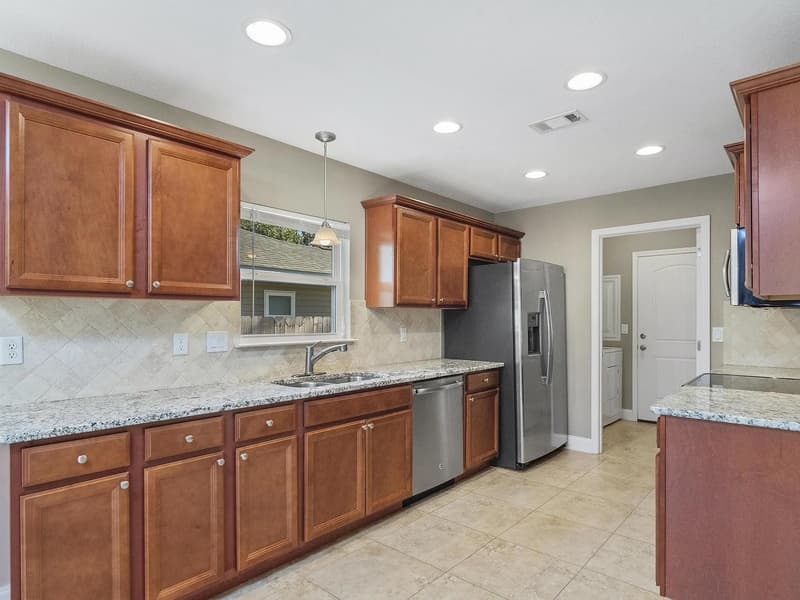 Crestview House: 407 East Field Avenue
