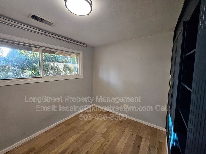 Portland House: 622 SE 137th Ave