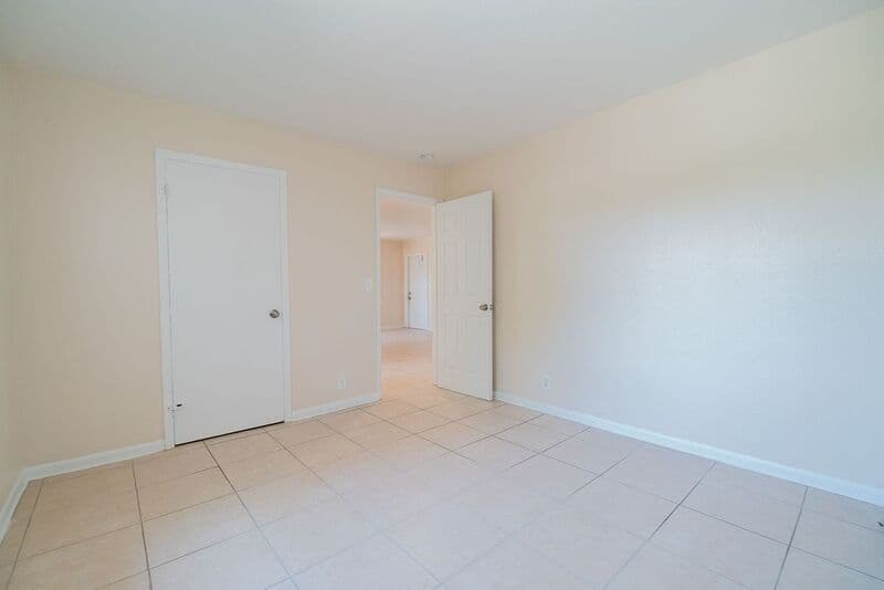 West Palm Beach House: 628 8th St