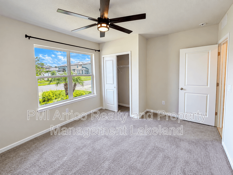 Lakeland House: 5414 Keaton Springs Drive