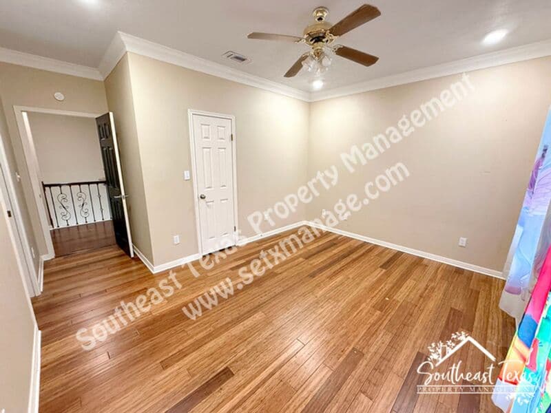 Beaumont House: 4980 Littlewood Drive