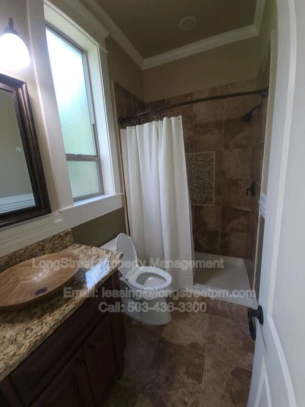 Portland House: 9739 NW Henry Ct