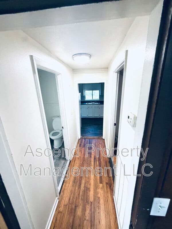 Chattanooga House: 319 N Highland Park Ave