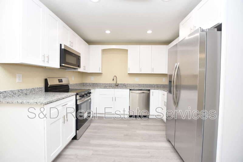 Lakeland Condo: 1111 Mercury Dr E